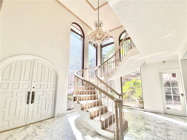 71 Bay Colony Drive, Fort Lauderdale, FL 33308