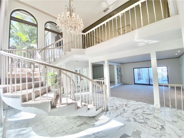 71 Bay Colony Drive, Fort Lauderdale, FL 33308