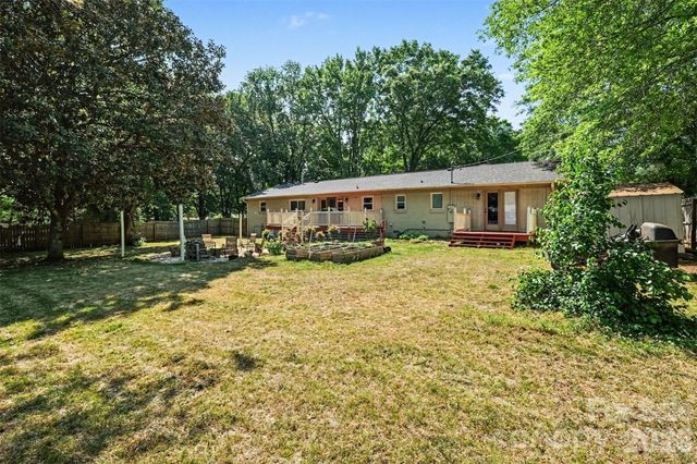 3950 Rocky River Place, Harrisburg, NC 28075
