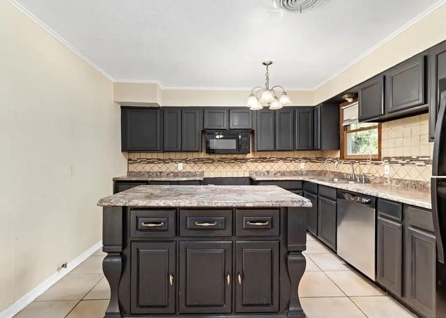 5470 Spencer Drive, Beaumont, TX 77708