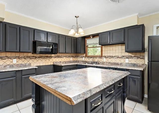 5470 Spencer Drive, Beaumont, TX 77708