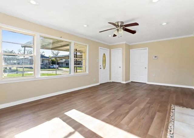 5470 Spencer Drive, Beaumont, TX 77708