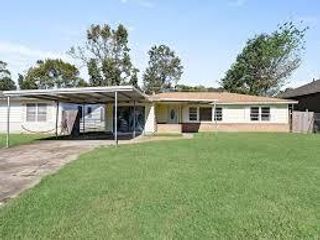 5470 Spencer Drive, Beaumont, TX 77708