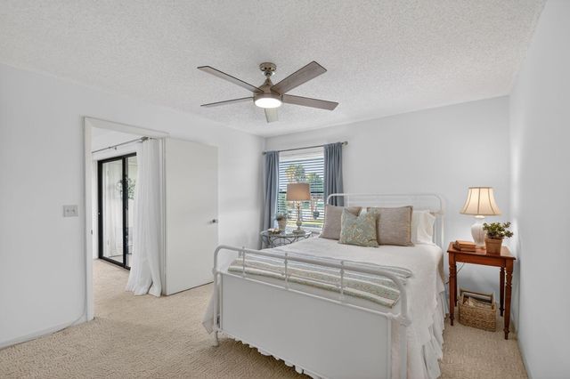 4542 Lucerne Lakes Boulevard E 202, Lake Worth, FL 33467