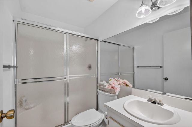 4542 Lucerne Lakes Boulevard E 202, Lake Worth, FL 33467