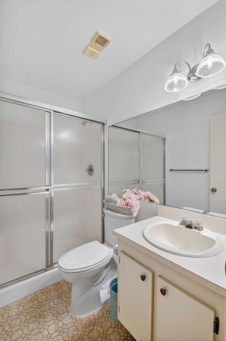 4542 Lucerne Lakes Boulevard E 202, Lake Worth, FL 33467