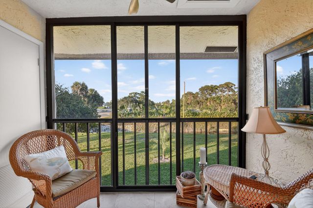 4542 Lucerne Lakes Boulevard E 202, Lake Worth, FL 33467