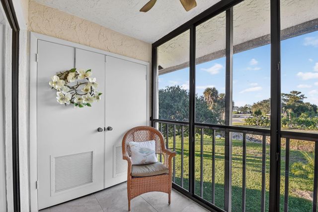 4542 Lucerne Lakes Boulevard E 202, Lake Worth, FL 33467