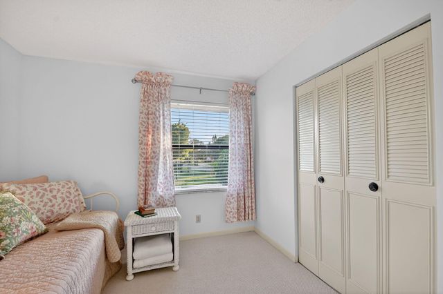 4542 Lucerne Lakes Boulevard E 202, Lake Worth, FL 33467