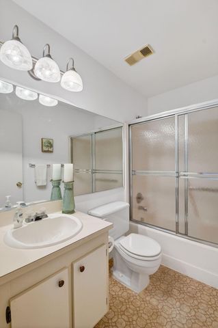 4542 Lucerne Lakes Boulevard E 202, Lake Worth, FL 33467