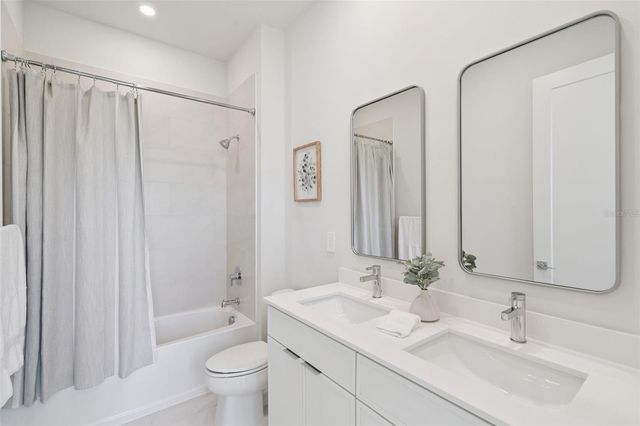 458 SKYFIELD COURT, Lady Lake, FL 32159