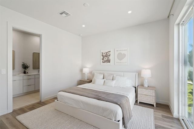 458 SKYFIELD COURT, Lady Lake, FL 32159