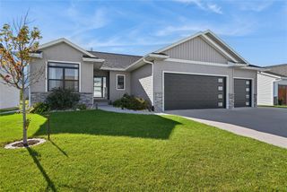 1335 Cedar Springs Drive, Marion, IA 52302