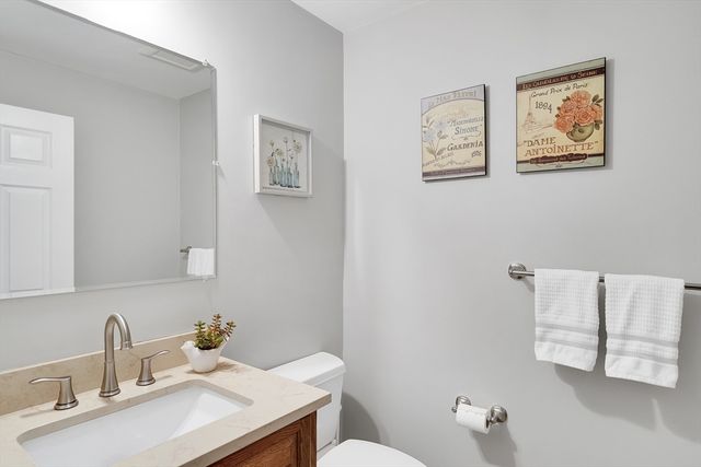 6 Flanagan Dr, Framingham, MA 01701