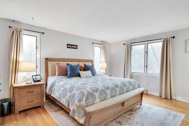 6 Flanagan Dr, Framingham, MA 01701