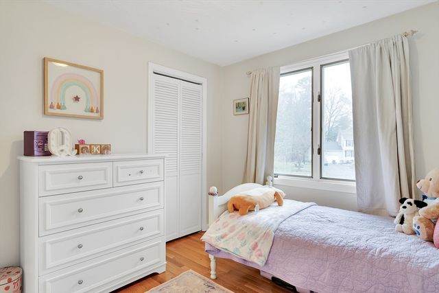 6 Flanagan Dr, Framingham, MA 01701