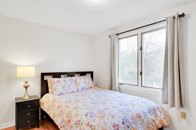 6 Flanagan Dr, Framingham, MA 01701