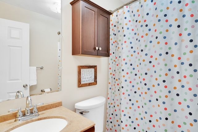 6 Flanagan Dr, Framingham, MA 01701