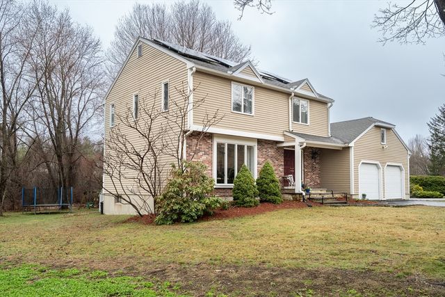 6 Flanagan Dr, Framingham, MA 01701