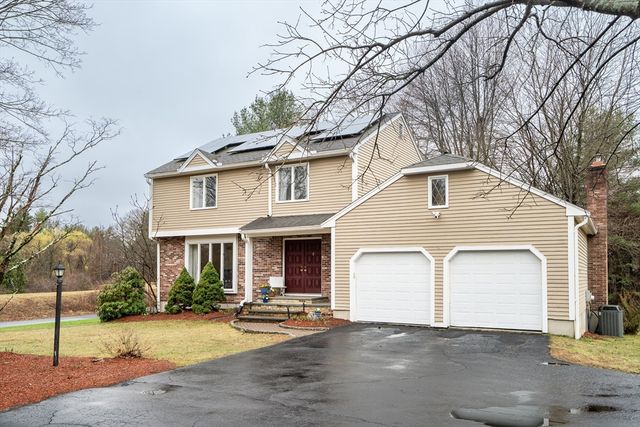 6 Flanagan Dr, Framingham, MA 01701