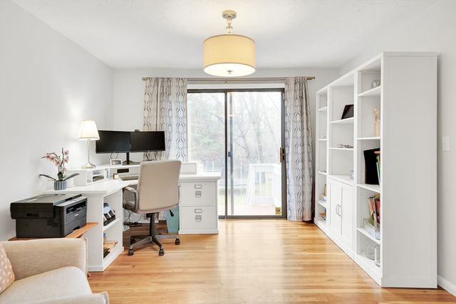 6 Flanagan Dr, Framingham, MA 01701