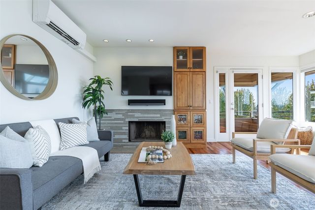 832 Lake Street S, Kirkland, WA 98033