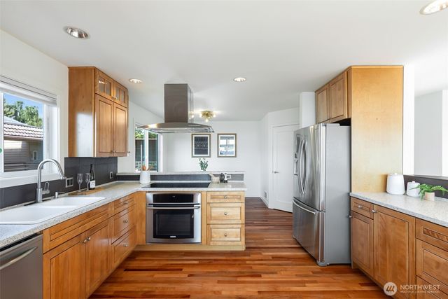 832 Lake Street S, Kirkland, WA 98033
