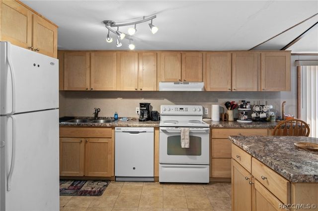 7510 W Otter Street, Homosassa, FL 34446