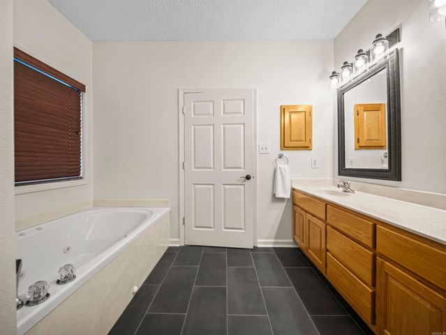 14 Tiburon Way, Hot Springs, AR 71909