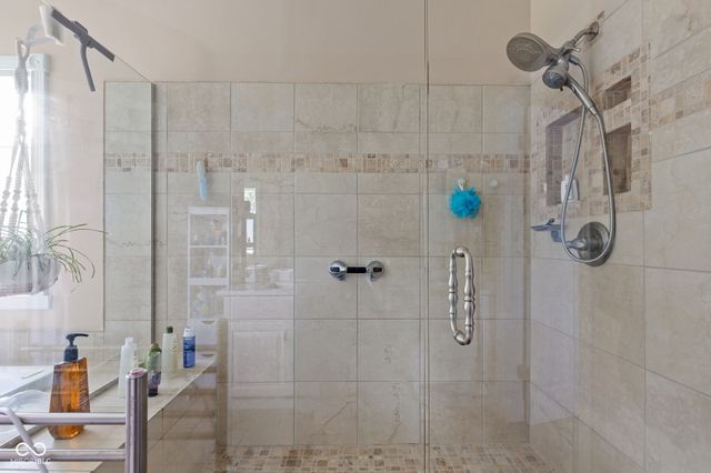 1595 Blue Phlox Drive, Avon, IN 46123