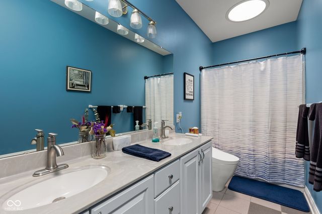 1595 Blue Phlox Drive, Avon, IN 46123