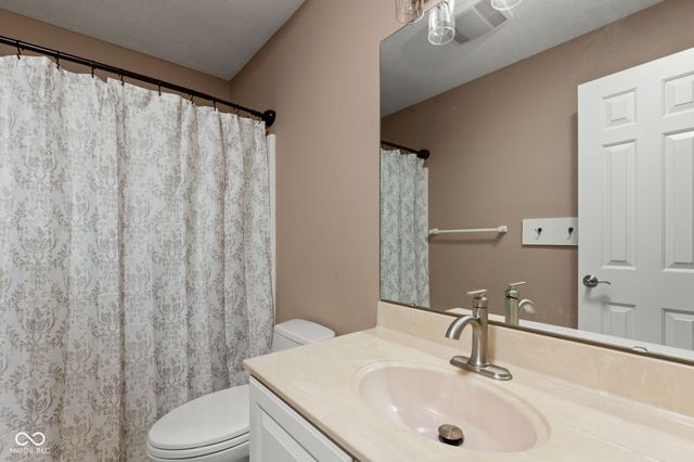 1595 Blue Phlox Drive, Avon, IN 46123