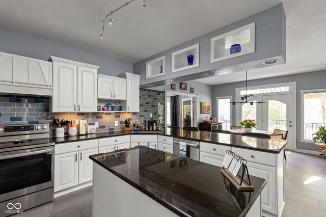 1595 Blue Phlox Drive, Avon, IN 46123
