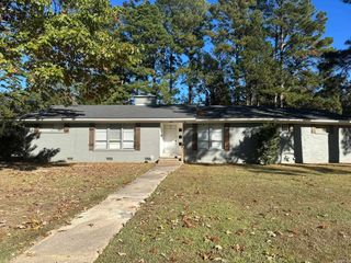 1207 Elm St, Crossett, AR 71635