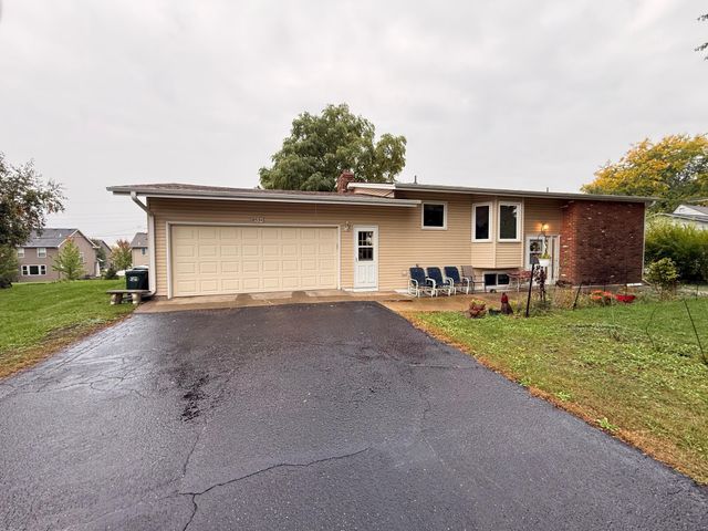 8534 195th Street W, Lakeville, MN 55044