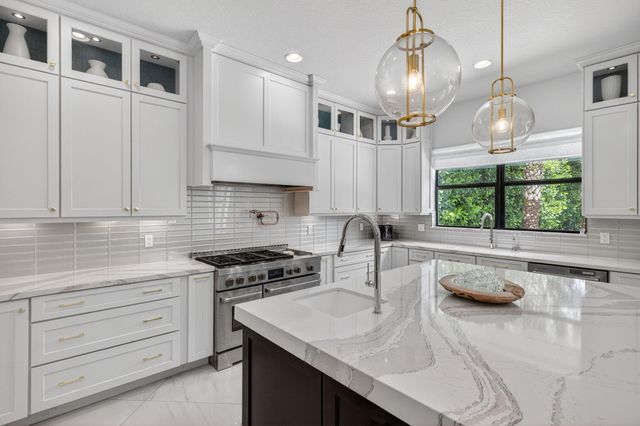 8222 Bradford Way, Parkland, FL 33076