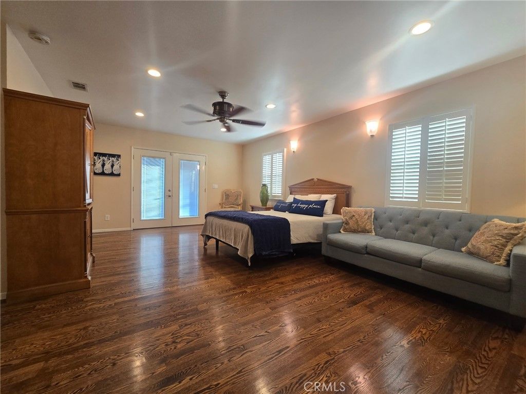 Image 12 of property listing at 10613 Shellyfield, Downey, CA 90241