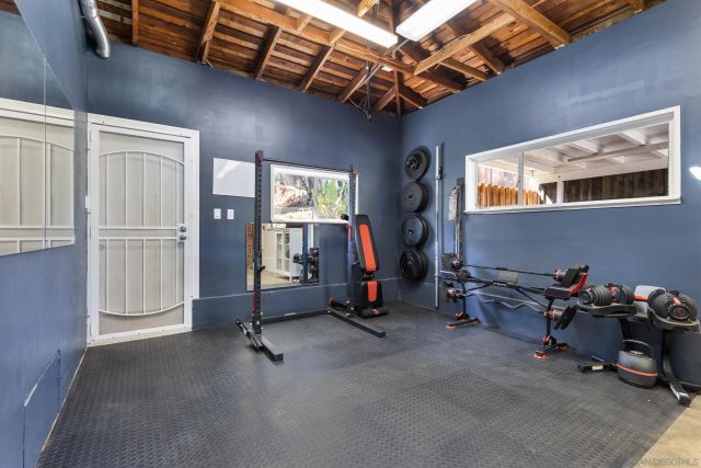 9313 Christina Ln, Lakeside, CA 92040