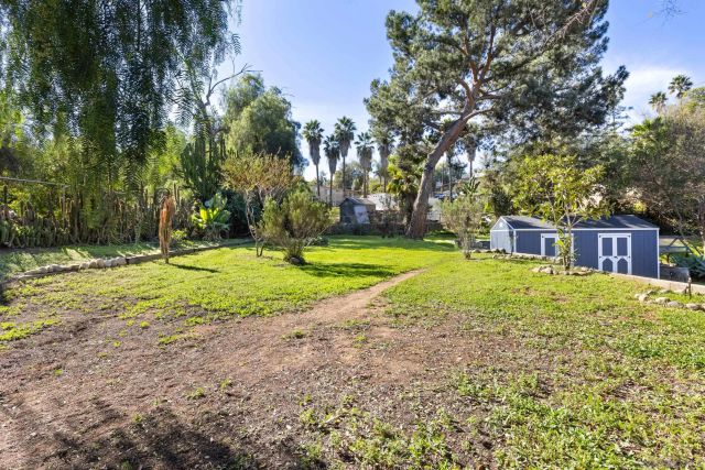 9313 Christina Ln, Lakeside, CA 92040