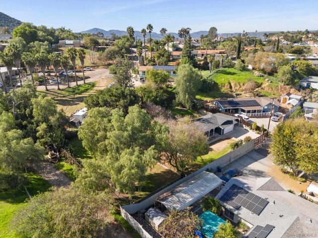 9313 Christina Ln, Lakeside, CA 92040