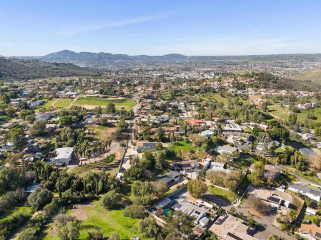 9313 Christina Ln, Lakeside, CA 92040