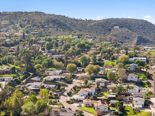 9313 Christina Ln, Lakeside, CA 92040