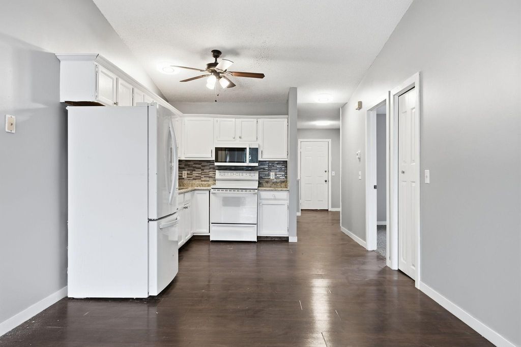 207 Shawnee Trail, Shakopee, MN 55379 — photo 4