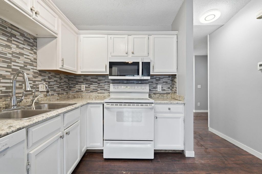 207 Shawnee Trail, Shakopee, MN 55379 — photo 5