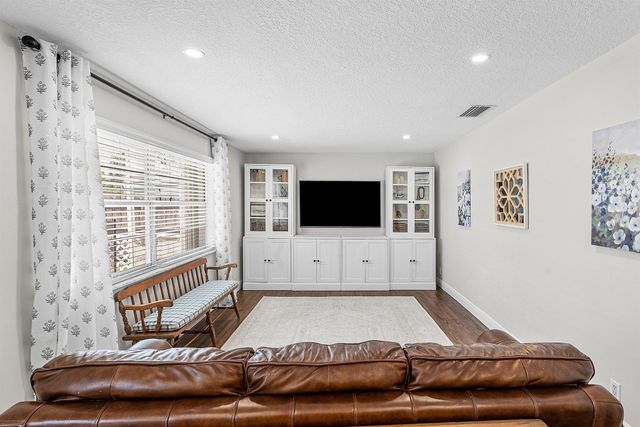 5587 3rd Road, Lake Worth, FL 33467