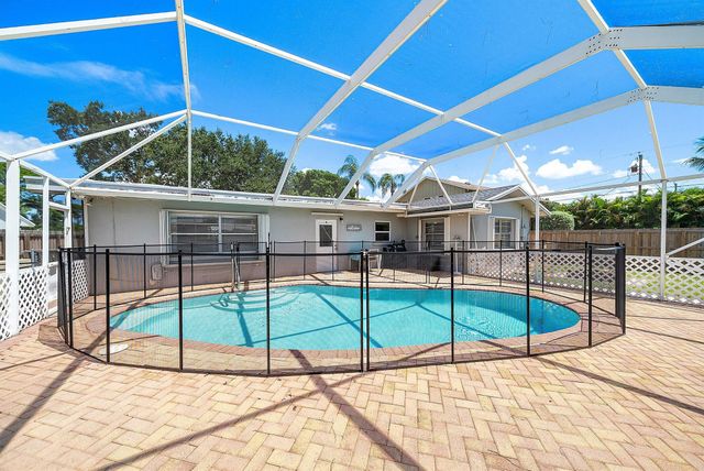 5587 3rd Road, Lake Worth, FL 33467