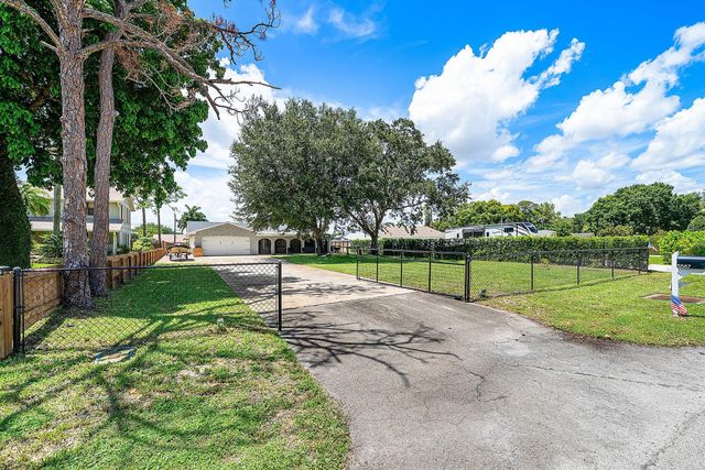 5587 3rd Road, Lake Worth, FL 33467