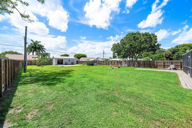 5587 3rd Road, Lake Worth, FL 33467