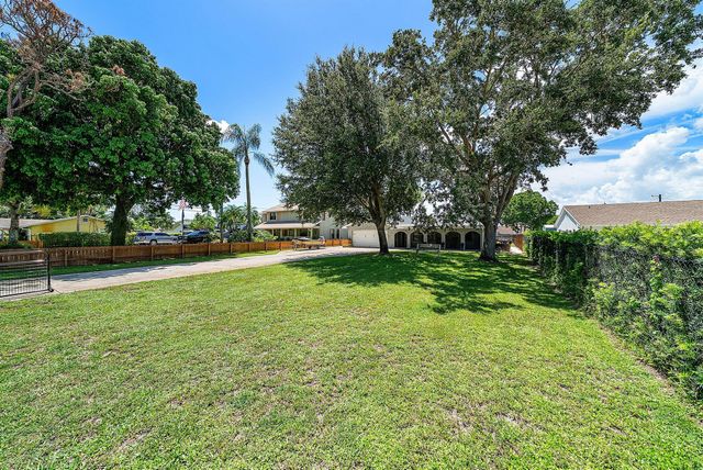 5587 3rd Road, Lake Worth, FL 33467