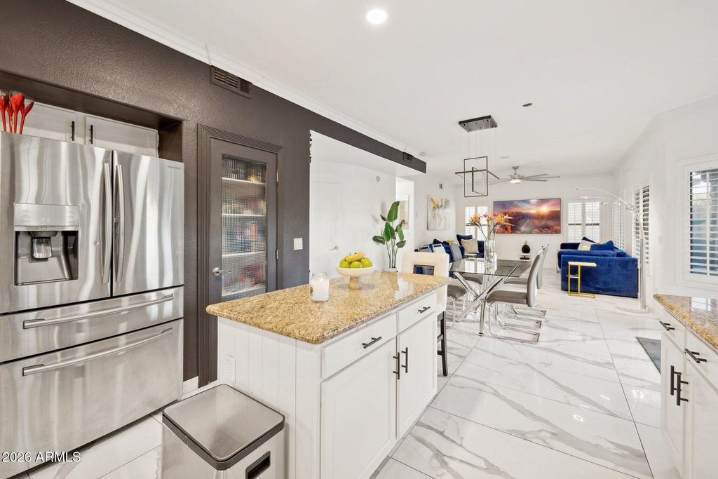 Image 14 of property listing at 4376 E Anderson Drive, Phoenix, AZ 85032